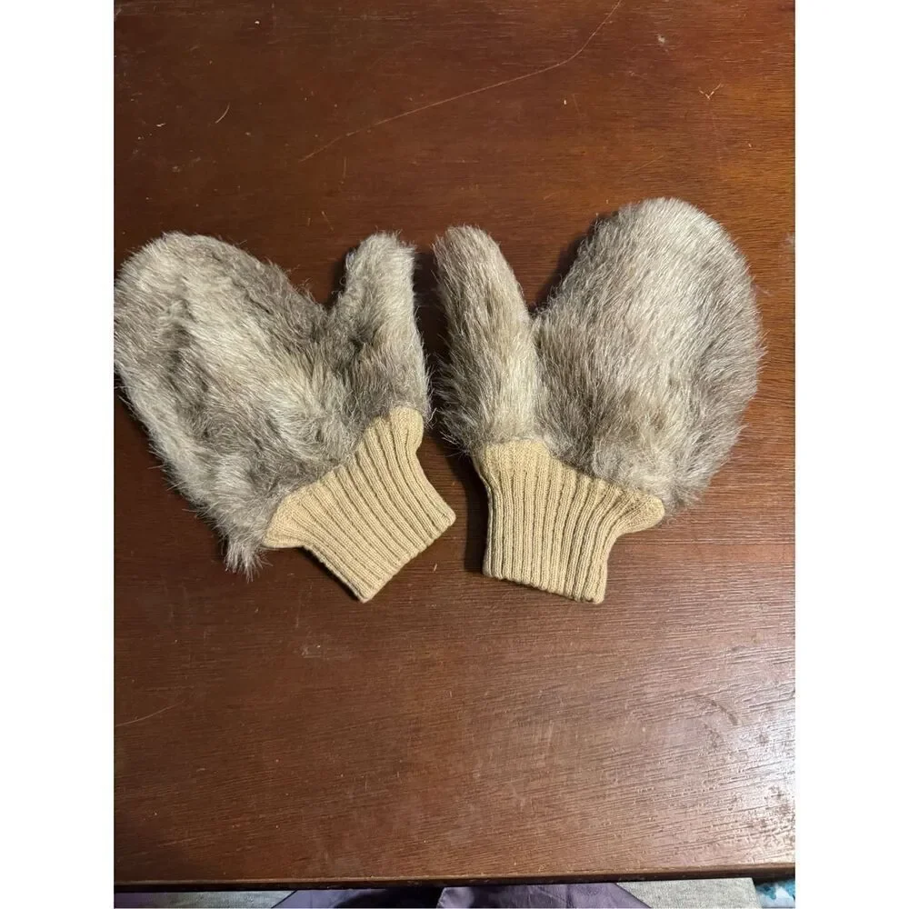 Faux fur mittens